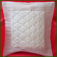 La Herminia pina-silk cushion cover