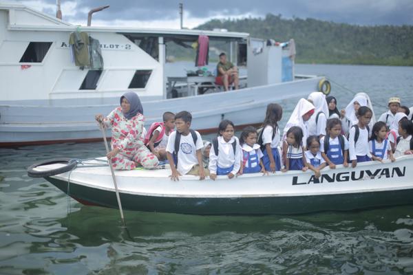 A Boat that Makes Learning Possible 1