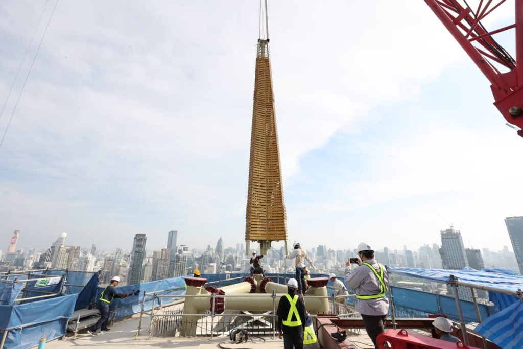 The original property’s signature golden spire was returned as part of the new hotel’s topping-off ceremony.
