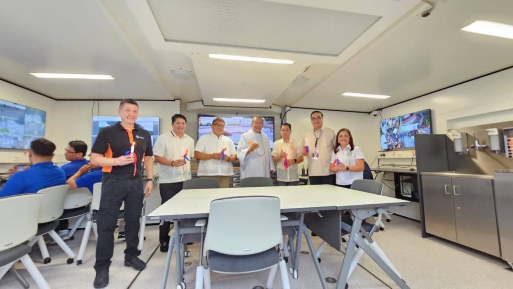 [L-R] Robert Aquino, Senior Director for Sector Relations at Globe; Atty Victor Nuñez, Director III, MMDA Traffic Enforcement Group; Atty. Romando Artes, MMDA Acting Chair; Fr. Jerry Orbos; Ret. P/Col. Procopio Lipana, MMDA General Manager; Jose Ma. Antonio Tuaño, House of Representatives Deputy Secretary General; and Milagros Y. Silvestre, Director II, MISS/MMDA Metrobase.